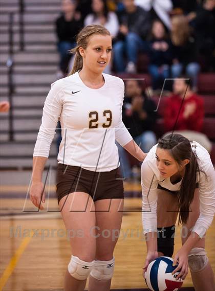 Thumbnail 3 in Bethlehem Catholic vs Allentown Central Catholic (PIAA District 11 Class AA Final) photogallery.