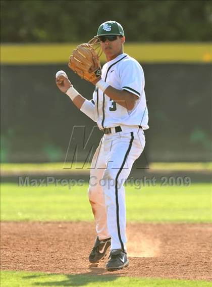 Thumbnail 2 in Jesuit vs. De La Salle (Anderson Bat National Classic) photogallery.