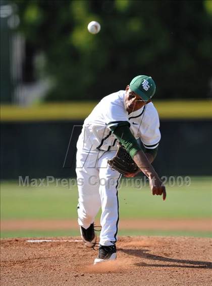 Thumbnail 2 in Jesuit vs. De La Salle (Anderson Bat National Classic) photogallery.