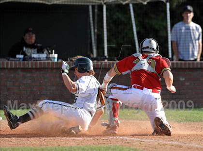 Thumbnail 2 in Jesuit vs. De La Salle (Anderson Bat National Classic) photogallery.