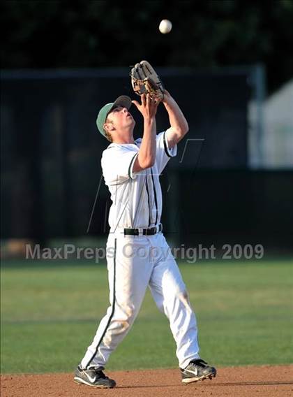 Thumbnail 2 in Jesuit vs. De La Salle (Anderson Bat National Classic) photogallery.