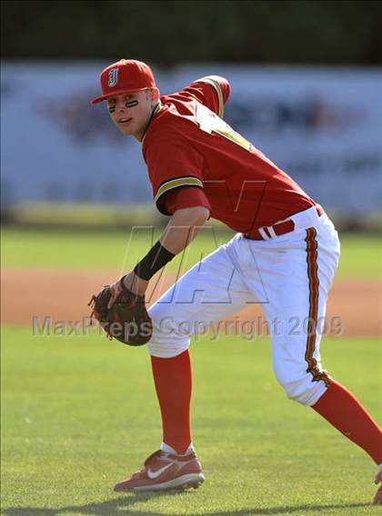 Thumbnail 2 in Jesuit vs. De La Salle (Anderson Bat National Classic) photogallery.