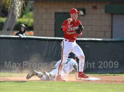 Thumbnail 2 in Jesuit vs. De La Salle (Anderson Bat National Classic) photogallery.