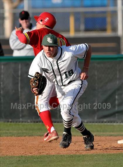 Thumbnail 3 in Jesuit vs. De La Salle (Anderson Bat National Classic) photogallery.