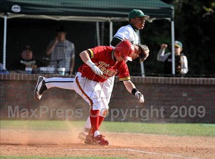 Thumbnail 2 in Jesuit vs. De La Salle (Anderson Bat National Classic) photogallery.