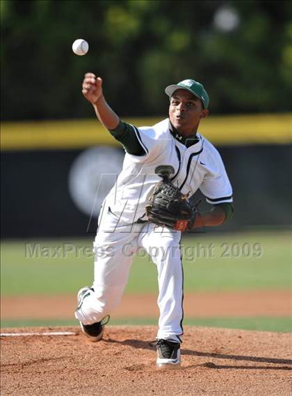 Thumbnail 2 in Jesuit vs. De La Salle (Anderson Bat National Classic) photogallery.
