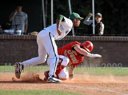 Thumbnail 1 in Jesuit vs. De La Salle (Anderson Bat National Classic) photogallery.
