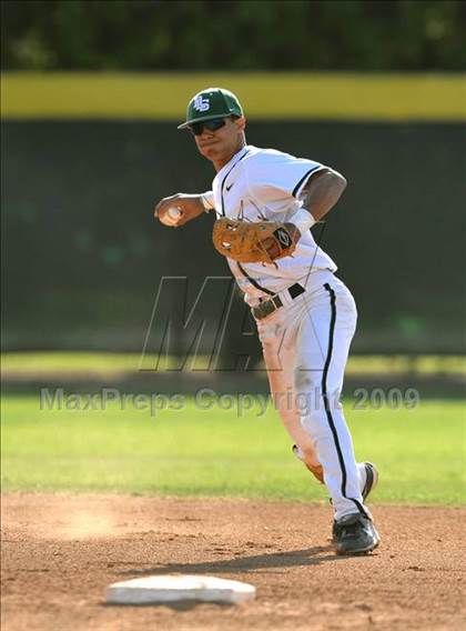 Thumbnail 1 in Jesuit vs. De La Salle (Anderson Bat National Classic) photogallery.