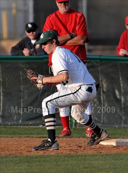 Thumbnail 3 in Jesuit vs. De La Salle (Anderson Bat National Classic) photogallery.