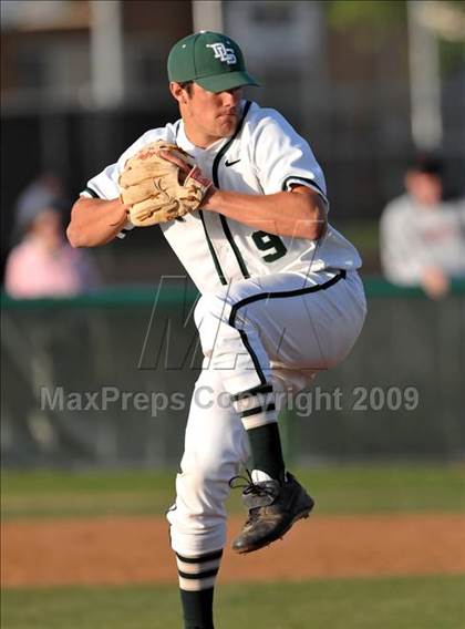 Thumbnail 2 in Jesuit vs. De La Salle (Anderson Bat National Classic) photogallery.
