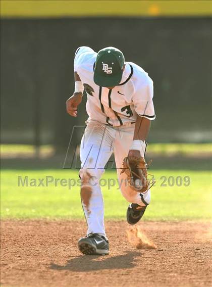 Thumbnail 2 in Jesuit vs. De La Salle (Anderson Bat National Classic) photogallery.