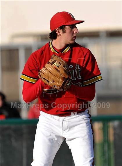 Thumbnail 3 in Jesuit vs. De La Salle (Anderson Bat National Classic) photogallery.