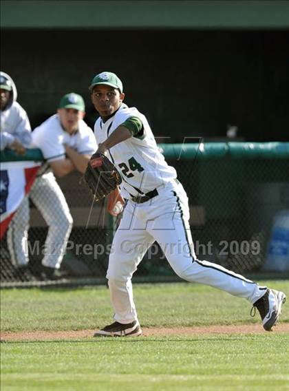 Thumbnail 3 in Jesuit vs. De La Salle (Anderson Bat National Classic) photogallery.