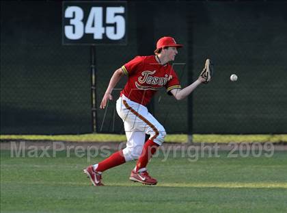 Thumbnail 1 in Jesuit vs. De La Salle (Anderson Bat National Classic) photogallery.