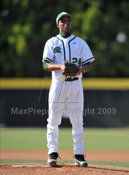 Thumbnail 2 in Jesuit vs. De La Salle (Anderson Bat National Classic) photogallery.
