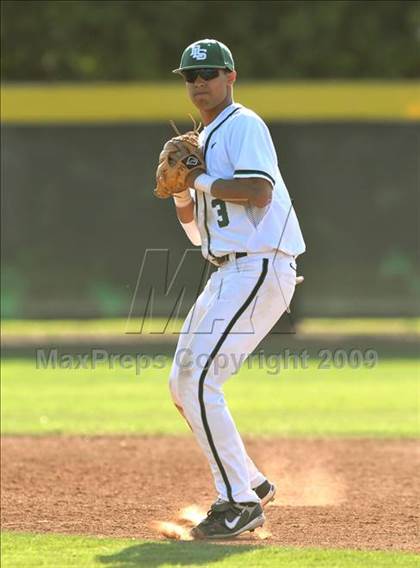Thumbnail 3 in Jesuit vs. De La Salle (Anderson Bat National Classic) photogallery.