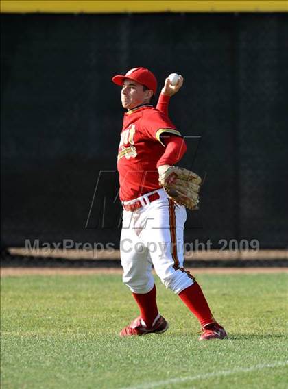 Thumbnail 1 in Jesuit vs. De La Salle (Anderson Bat National Classic) photogallery.