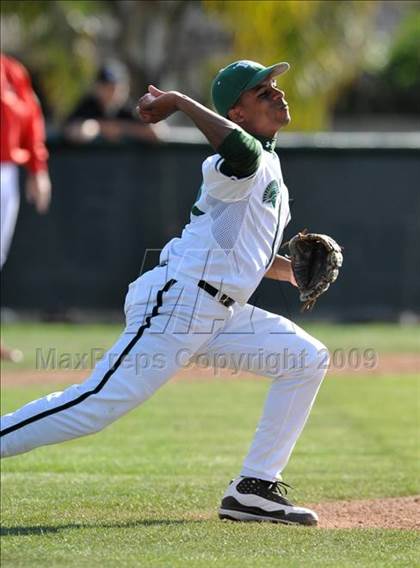 Thumbnail 3 in Jesuit vs. De La Salle (Anderson Bat National Classic) photogallery.