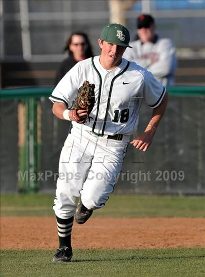 Thumbnail 1 in Jesuit vs. De La Salle (Anderson Bat National Classic) photogallery.