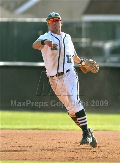 Thumbnail 1 in Jesuit vs. De La Salle (Anderson Bat National Classic) photogallery.