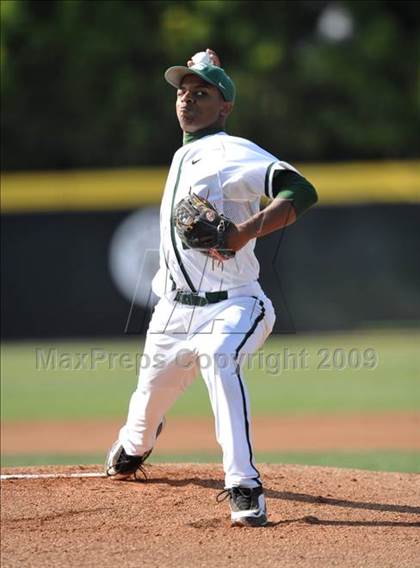 Thumbnail 1 in Jesuit vs. De La Salle (Anderson Bat National Classic) photogallery.