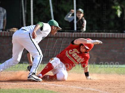 Thumbnail 3 in Jesuit vs. De La Salle (Anderson Bat National Classic) photogallery.