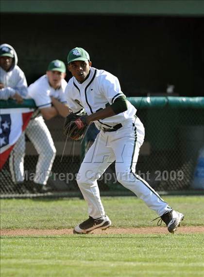 Thumbnail 2 in Jesuit vs. De La Salle (Anderson Bat National Classic) photogallery.