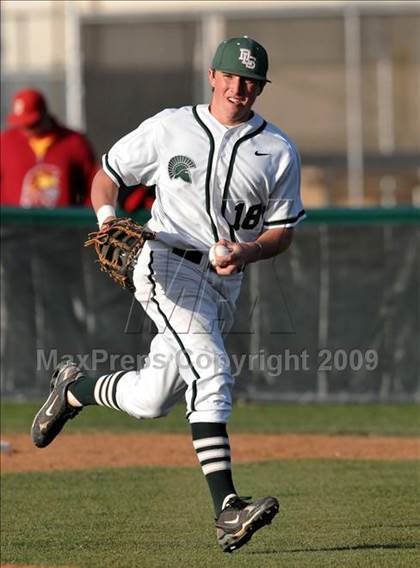Thumbnail 3 in Jesuit vs. De La Salle (Anderson Bat National Classic) photogallery.