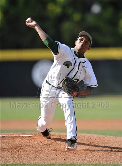 Thumbnail 3 in Jesuit vs. De La Salle (Anderson Bat National Classic) photogallery.