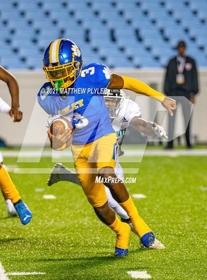 Thumbnail 3 in J.H. Rose vs Dudley (NCHSAA 3A Final - 1 of 2) photogallery.