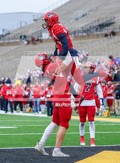Thumbnail 2 in Seneca vs. Central (MSHSAA Class 3 Championship) photogallery.