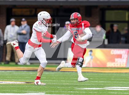 Thumbnail 1 in Seneca vs. Central (MSHSAA Class 3 Championship) photogallery.