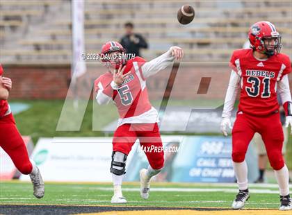 Thumbnail 2 in Seneca vs. Central (MSHSAA Class 3 Championship) photogallery.