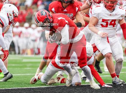Thumbnail 2 in Seneca vs. Central (MSHSAA Class 3 Championship) photogallery.