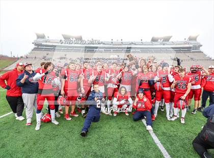 Thumbnail 2 in Seneca vs. Central (MSHSAA Class 3 Championship) photogallery.