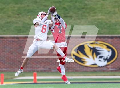 Thumbnail 3 in Seneca vs. Central (MSHSAA Class 3 Championship) photogallery.
