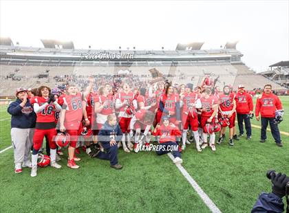 Thumbnail 3 in Seneca vs. Central (MSHSAA Class 3 Championship) photogallery.