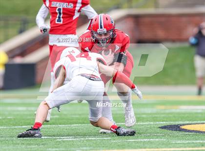 Thumbnail 2 in Seneca vs. Central (MSHSAA Class 3 Championship) photogallery.