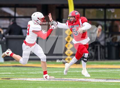Thumbnail 3 in Seneca vs. Central (MSHSAA Class 3 Championship) photogallery.