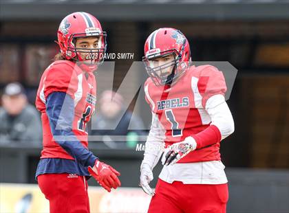 Thumbnail 3 in Seneca vs. Central (MSHSAA Class 3 Championship) photogallery.