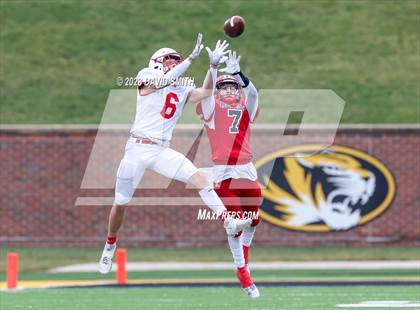 Thumbnail 1 in Seneca vs. Central (MSHSAA Class 3 Championship) photogallery.