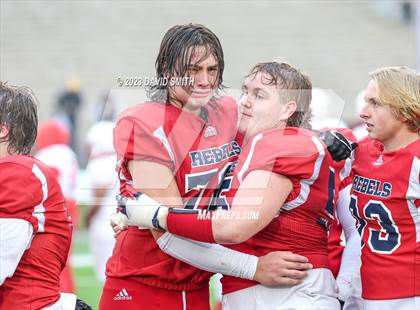 Thumbnail 2 in Seneca vs. Central (MSHSAA Class 3 Championship) photogallery.