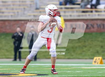 Thumbnail 3 in Seneca vs. Central (MSHSAA Class 3 Championship) photogallery.