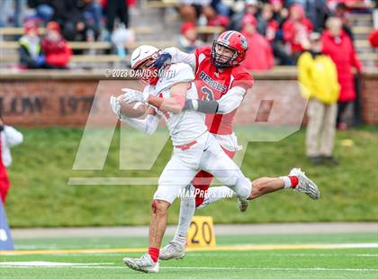 Thumbnail 2 in Seneca vs. Central (MSHSAA Class 3 Championship) photogallery.