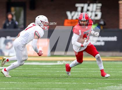 Thumbnail 3 in Seneca vs. Central (MSHSAA Class 3 Championship) photogallery.