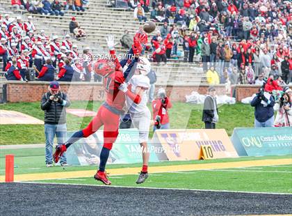 Thumbnail 2 in Seneca vs. Central (MSHSAA Class 3 Championship) photogallery.