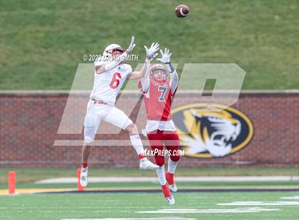 Thumbnail 3 in Seneca vs. Central (MSHSAA Class 3 Championship) photogallery.