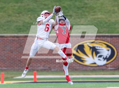 Thumbnail 2 in Seneca vs. Central (MSHSAA Class 3 Championship) photogallery.