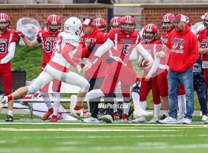 Thumbnail 2 in Seneca vs. Central (MSHSAA Class 3 Championship) photogallery.