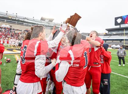 Thumbnail 2 in Seneca vs. Central (MSHSAA Class 3 Championship) photogallery.